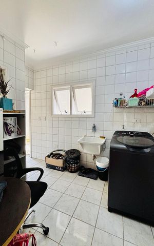 Casa de condomínio à venda com 380m², 4 quartos e 2 vagas Casa de condomínio à venda com 380m², 4 quartos e 2 vagasLavanderia