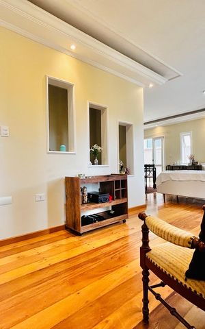 Casa de condomínio à venda com 380m², 4 quartos e 2 vagas Casa de condomínio à venda com 380m², 4 quartos e 2 vagasSala 2