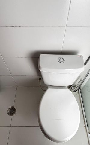 Apartamento para alugar com 100m², 2 quartos e 1 vaga Apartamento para alugar com 100m², 2 quartos e 1 vagaBanheiro da Suíte
