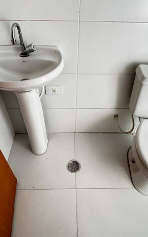 Apartamento para alugar com 100m², 2 quartos e 1 vaga Apartamento para alugar com 100m², 2 quartos e 1 vagaBanheiro da Suíte