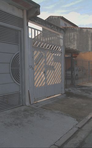 Casa para alugar com 50m², 1 quarto e 4 vagas Casa para alugar com 50m², 1 quarto e 4 vagasFachada