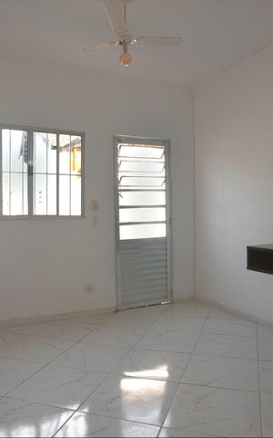 Casa para alugar com 50m², 1 quarto e 4 vagas Casa para alugar com 50m², 1 quarto e 4 vagasSala