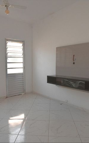Casa para alugar com 50m², 1 quarto e 4 vagas Casa para alugar com 50m², 1 quarto e 4 vagasSala