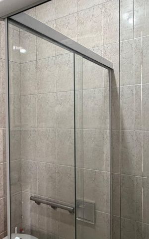 Casa para alugar com 75m², 3 quartos e 2 vagas Casa para alugar com 75m², 3 quartos e 2 vagasBanheiro social