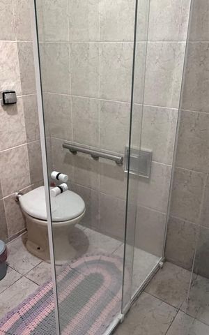 Casa para alugar com 75m², 3 quartos e 2 vagas Casa para alugar com 75m², 3 quartos e 2 vagasBanheiro social