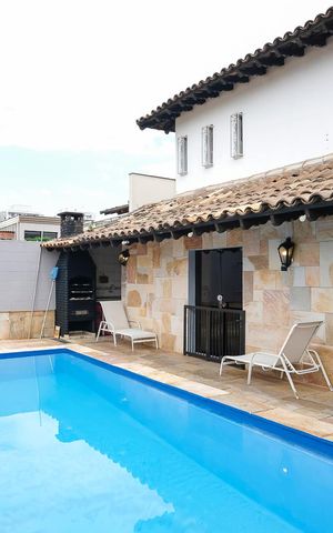 Casa à venda com 346m², 4 quartos e 10 vagasQuintal
