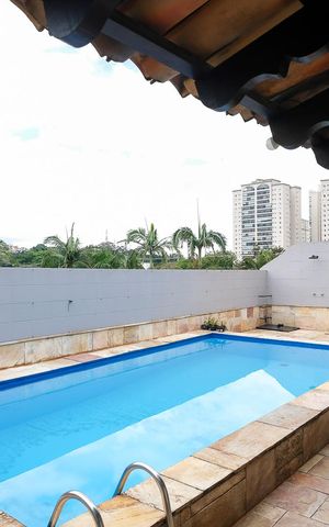 Casa à venda com 346m², 4 quartos e 10 vagasQuintal