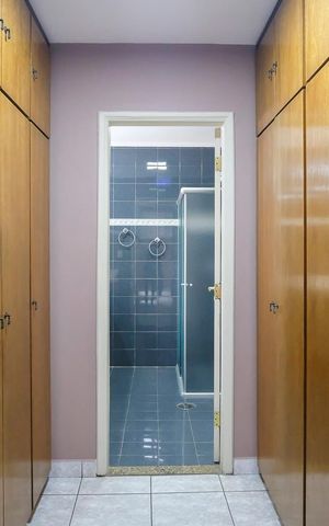 Casa à venda com 346m², 4 quartos e 10 vagasSuíte 1