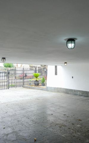 Casa à venda com 346m², 4 quartos e 10 vagasGaragem