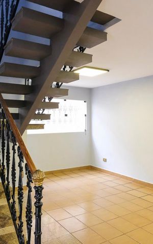 Casa à venda com 346m², 4 quartos e 10 vagasSala 2