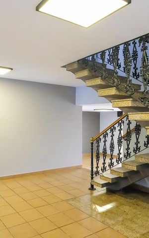 Casa à venda com 346m², 4 quartos e 10 vagasSala 2