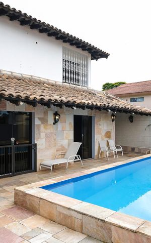 Casa à venda com 346m², 4 quartos e 10 vagasQuintal