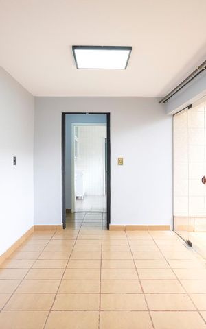 Casa à venda com 346m², 4 quartos e 10 vagasSala 1