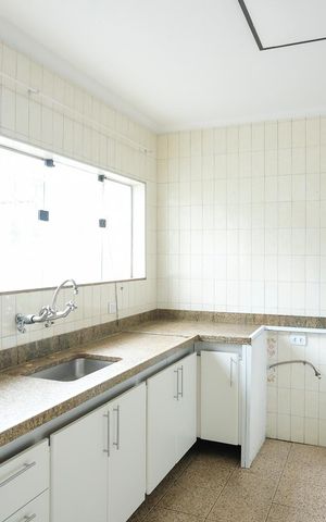 Casa à venda com 346m², 4 quartos e 10 vagasCozinha
