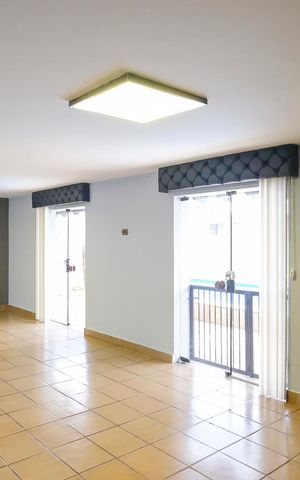 Casa à venda com 346m², 4 quartos e 10 vagasSala 1