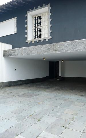 Casa à venda com 346m², 4 quartos e 10 vagasGaragem