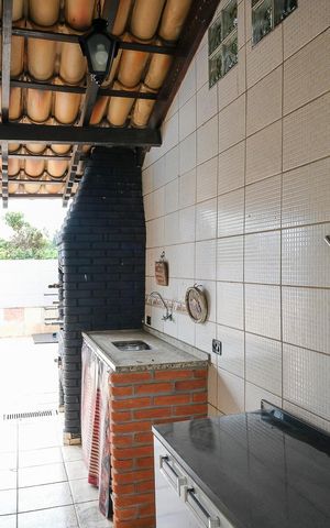 Casa à venda com 346m², 4 quartos e 10 vagasQuintal