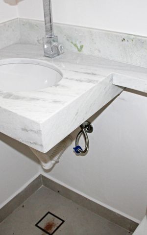 Casa de condomínio à venda com 137m², 3 quartos e 2 vagasLavabo