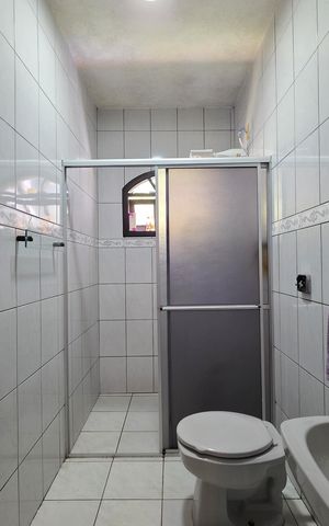 Casa à venda com 90m², 2 quartos e 2 vagas Casa à venda com 90m², 2 quartos e 2 vagasBanheiro