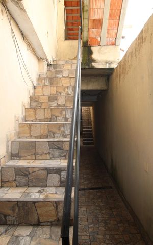 Casa para alugar com 55m², 2 quartos e sem vagaEscada