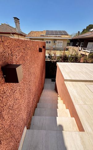 Casa de condomínio à venda com 316m², 4 quartos e 2 vagas Casa de condomínio à venda com 316m², 4 quartos e 2 vagasFundos