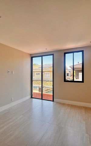 Casa de condomínio à venda com 316m², 4 quartos e 2 vagas Casa de condomínio à venda com 316m², 4 quartos e 2 vagasSuíte 4