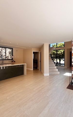 Casa de condomínio à venda com 316m², 4 quartos e 2 vagas Casa de condomínio à venda com 316m², 4 quartos e 2 vagasCozinha