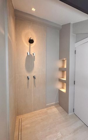 Casa de condomínio à venda com 316m², 4 quartos e 2 vagas Casa de condomínio à venda com 316m², 4 quartos e 2 vagasBanheiro suíte 2