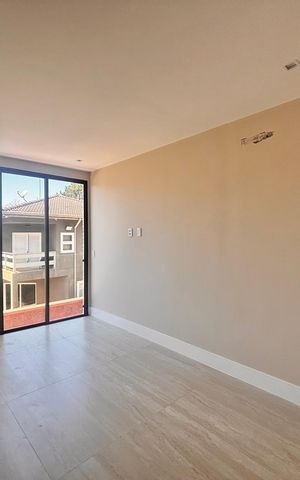 Casa de condomínio à venda com 316m², 4 quartos e 2 vagas Casa de condomínio à venda com 316m², 4 quartos e 2 vagasSuíte 3