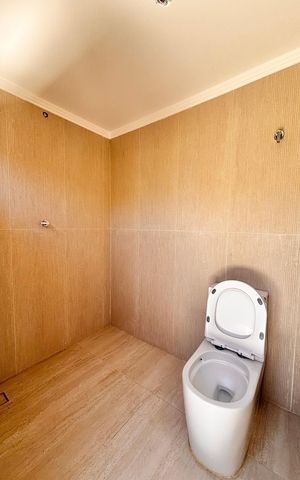 Casa de condomínio à venda com 316m², 4 quartos e 2 vagas Casa de condomínio à venda com 316m², 4 quartos e 2 vagasBanheiro fundos