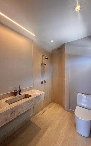Casa de condomínio à venda com 316m², 4 quartos e 2 vagas Casa de condomínio à venda com 316m², 4 quartos e 2 vagasBanheiro suíte 3