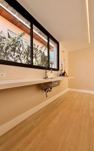 Casa de condomínio à venda com 316m², 4 quartos e 2 vagas Casa de condomínio à venda com 316m², 4 quartos e 2 vagasCozinha