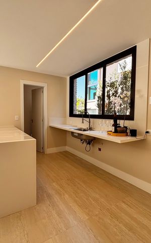 Casa de condomínio à venda com 316m², 4 quartos e 2 vagas Casa de condomínio à venda com 316m², 4 quartos e 2 vagasCozinha