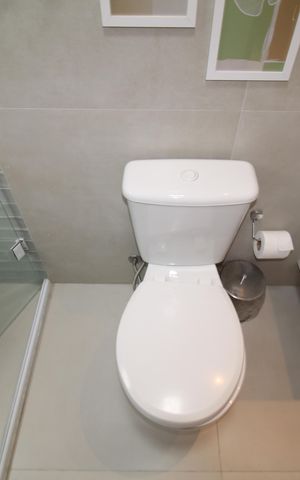 Casa à venda com 240m², 4 quartos e 2 vagasBanheiro 2