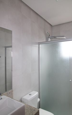 Casa à venda com 240m², 4 quartos e 2 vagasBanheiro 1