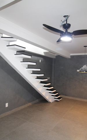 Casa à venda com 240m², 4 quartos e 2 vagasGaragem