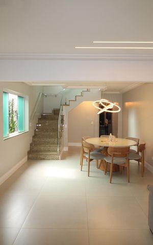 Casa à venda com 240m², 4 quartos e 2 vagasSala