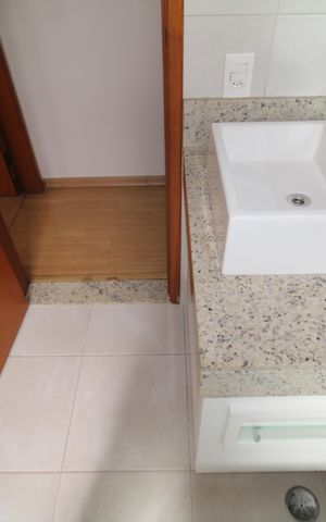 Casa à venda com 240m², 4 quartos e 2 vagasBanheiro 1