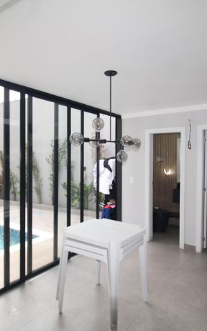 Casa à venda com 240m², 4 quartos e 2 vagasÁrea de Serviço