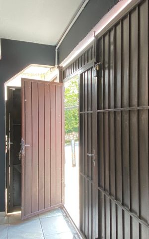 Casa para alugar com 60m², 2 quartos e 1 vagaÁrea externa - Garagem