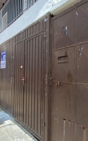 Casa para alugar com 60m², 2 quartos e 1 vagaFachada e Placa