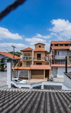 Casa à venda com 250m², 4 quartos e 6 vagas Casa à venda com 250m², 4 quartos e 6 vagasVista Varanda suite