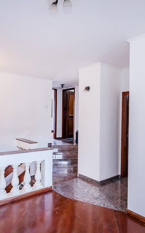 Casa à venda com 250m², 4 quartos e 6 vagas Casa à venda com 250m², 4 quartos e 6 vagasSala 2