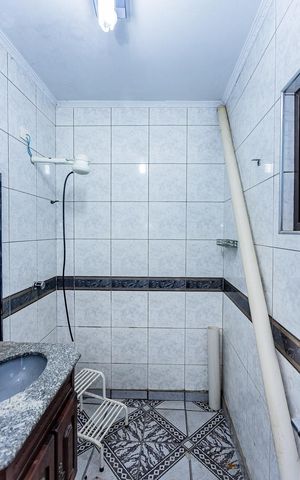 Casa à venda com 250m², 4 quartos e 6 vagas Casa à venda com 250m², 4 quartos e 6 vagasBanheiro de serviço