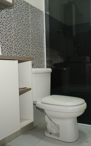 Casa para alugar com 110m², 2 quartos e 2 vagasBanheiro da Suíte