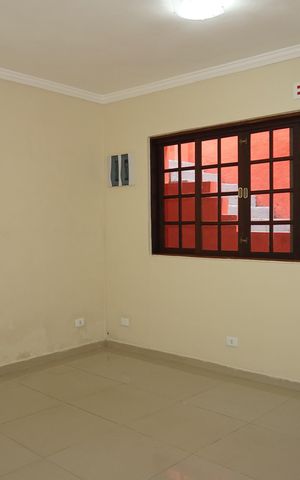 Casa para alugar com 110m², 2 quartos e 2 vagasSala