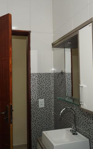 Casa para alugar com 110m², 2 quartos e 2 vagasBanheiro