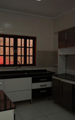 Casa para alugar com 110m², 2 quartos e 2 vagasCozinha