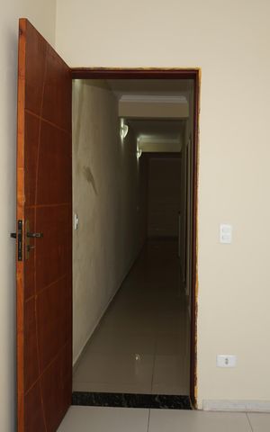 Casa para alugar com 110m², 2 quartos e 2 vagasCorredor
