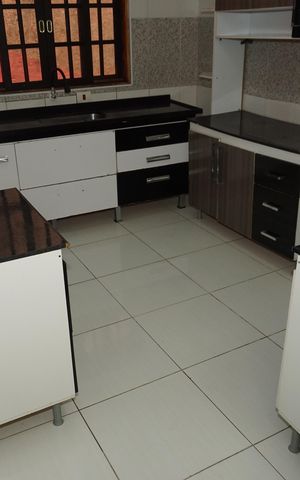 Casa para alugar com 110m², 2 quartos e 2 vagasCozinha